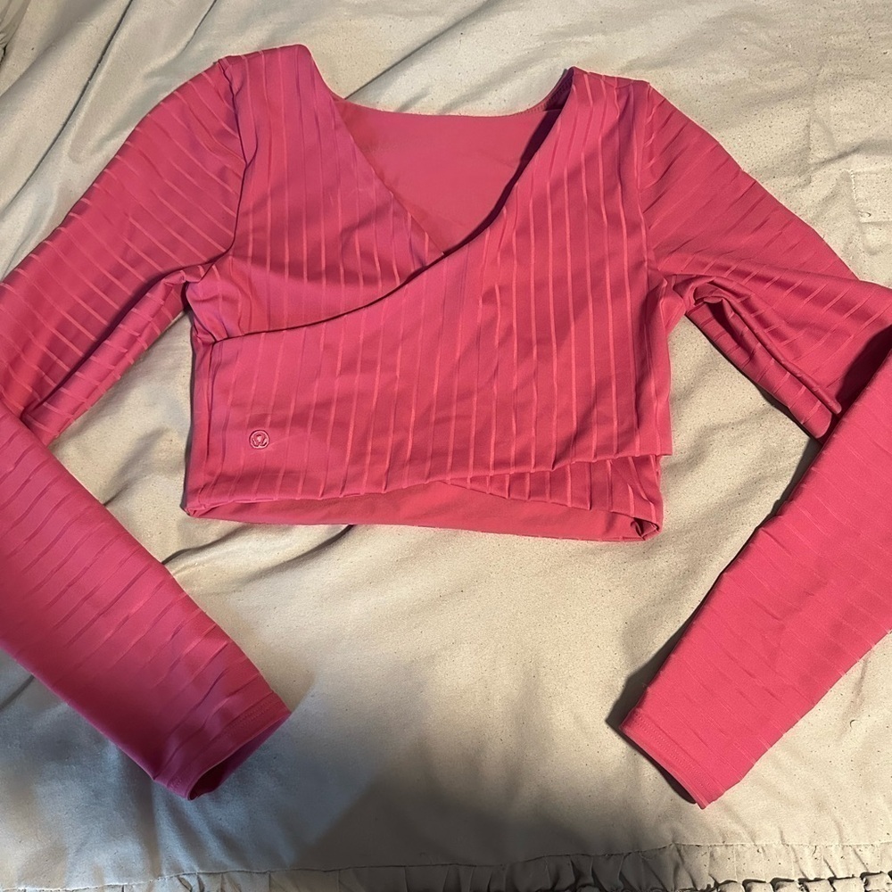 Lululemon cropped long sleeve